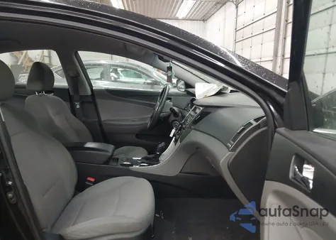 2013 Hyundai Sonata Gls z USA, uszkodzony, nr VIN 5NPEB4AC1DH648102